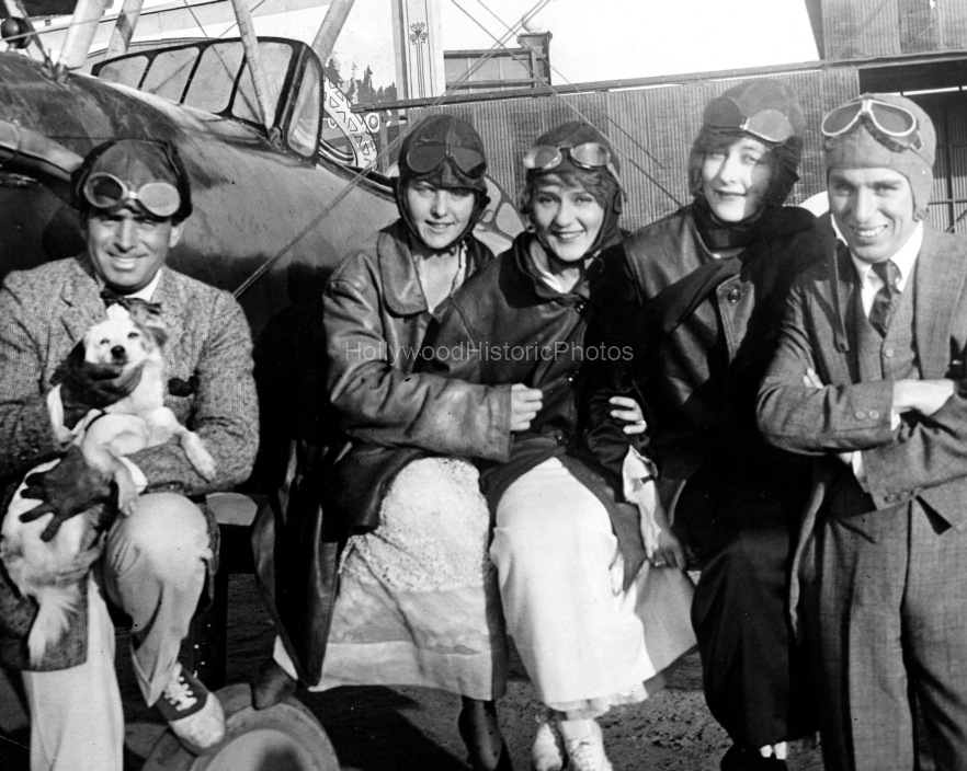 Mary Pickford 1919 Chaplin Airfield.jpg